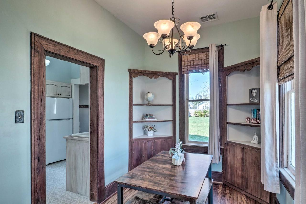 Lake Charles Cottage With Fireplace And Yard! Exterior foto