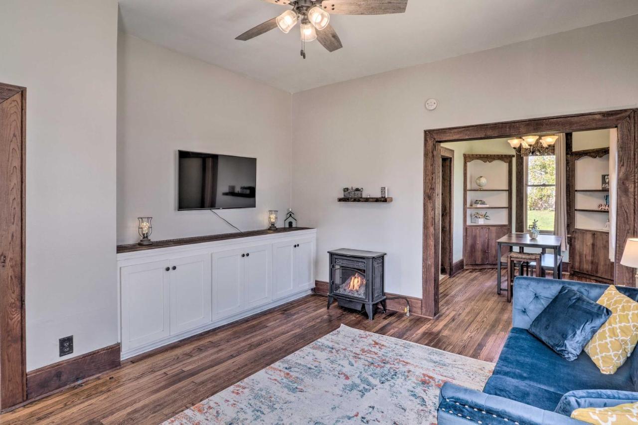 Lake Charles Cottage With Fireplace And Yard! Exterior foto